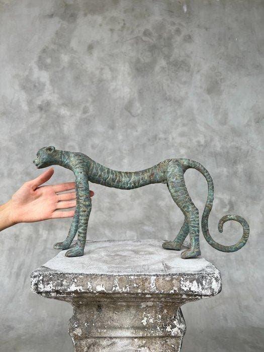 sculptuur, NO RESERVE PRICE - Elegant Sculpture of an, Antiquités & Art, Art | Objets design