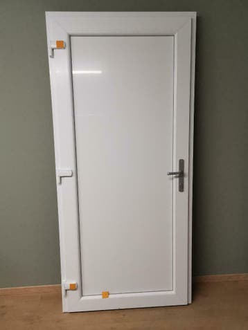 Deur 98x210 NIEUW! ideaal voor garage, tuinhuis. OP VOORRAAD, 80 tot 100 cm, Nieuw, Ophalen of Verzenden, Buitendeur