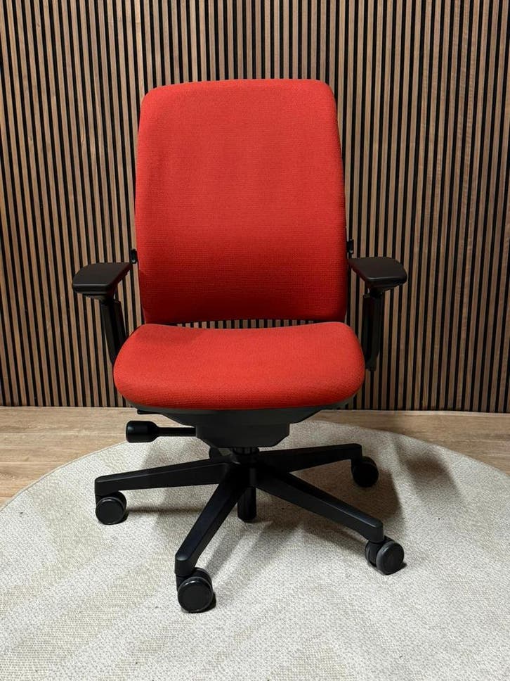 Voorrraad Refurbished Steelcase Amia Stoelen - Nieuwe Stof!, Huis en Inrichting, Bureaustoelen, Bureaustoel, Rood, Zo goed als nieuw