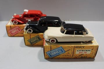 Norev 1:43 - Modelauto - Lot Citroën Traction/DS Norev 1/43.