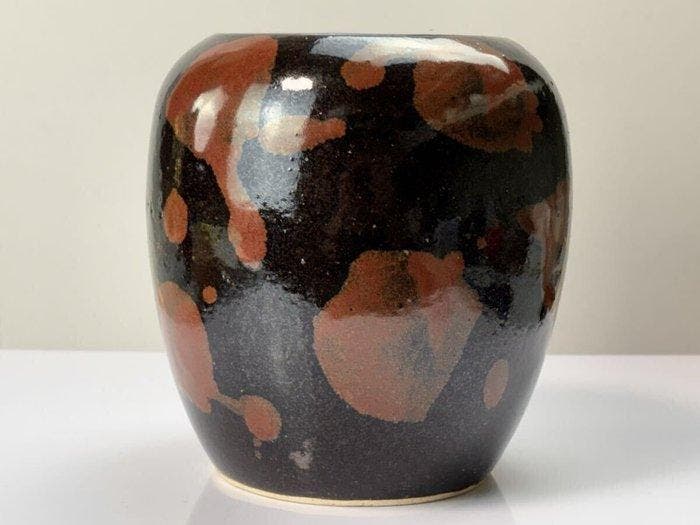 Zwarte glazuur Kensui (afvalwaterreceptakel) door Mukunoki, Antiek en Kunst, Antiek | Overige Antiek
