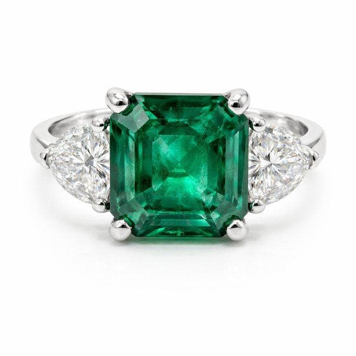 Ring - 18 karaat Witgoud - 5.88ct. tw. Smaragd - Diamant, Bijoux, Sacs & Beauté, Bagues