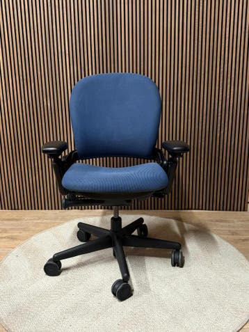 Refurbished Steelcase Leap Met Nieuwe Blauwe Stof!, Huis en Inrichting, Bureaustoelen, Ergonomisch, Zo goed als nieuw, Blauw, Bureaustoel
