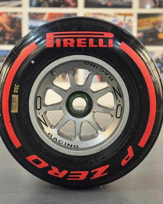 Wiel compleet met band - Pirelli - O.Z - Formule 1 **** NO, Verzamelen, Automerken, Motoren en Formule 1