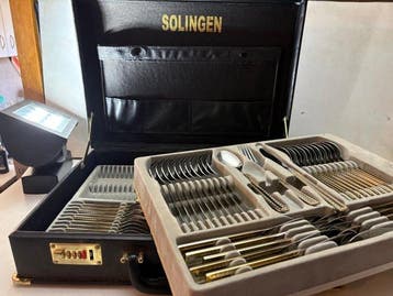 Ménagère pour 12 personnes (60) - SOLINGEN 23/24 K OR - RVS,