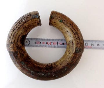 Lot 3 Koninklijke bronzen manillen (3,5 kg) - primitieve