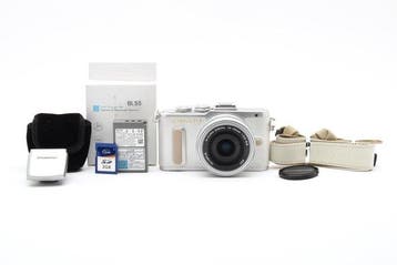 Olympus Pen E-PL8 White + M.Zuiko Digital ED 3.5-5.6/14-42mm, Nieuw