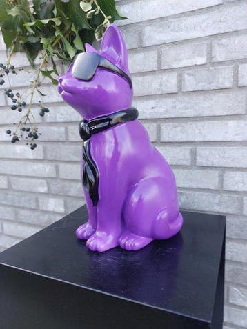 Beeld, purple cat with tie and sunglasses - 29 cm -