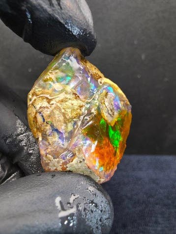 68.45cts Crystal Opal Specimen Ruw- 13.7 g