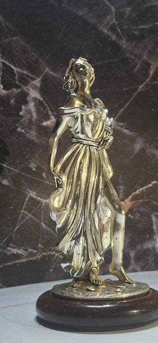 Marcello Giorgio - sculptuur, Diosa de la cosecha y