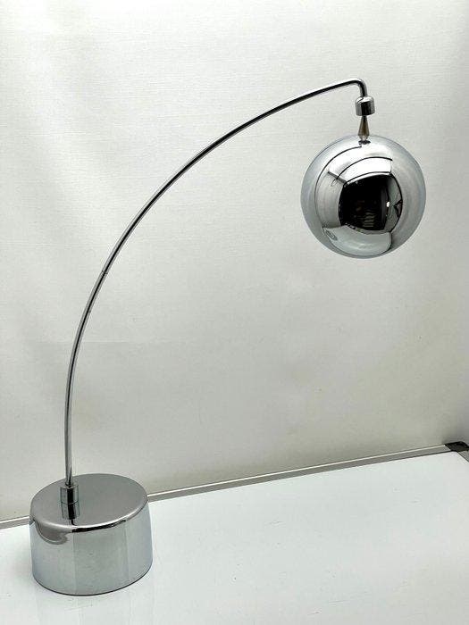 Kikkerland Industrieel Ontwerper Bureauklok met Alarm Space, Antiquités & Art, Antiquités | Horloges