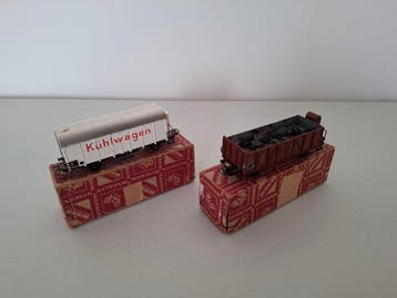 Märklin H0 - 324 - Model treinwagon (2) - Gesloten koelwagen, Nieuw