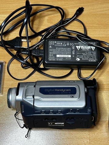 Sony DCR-TRV15E Mini DV-DV camera