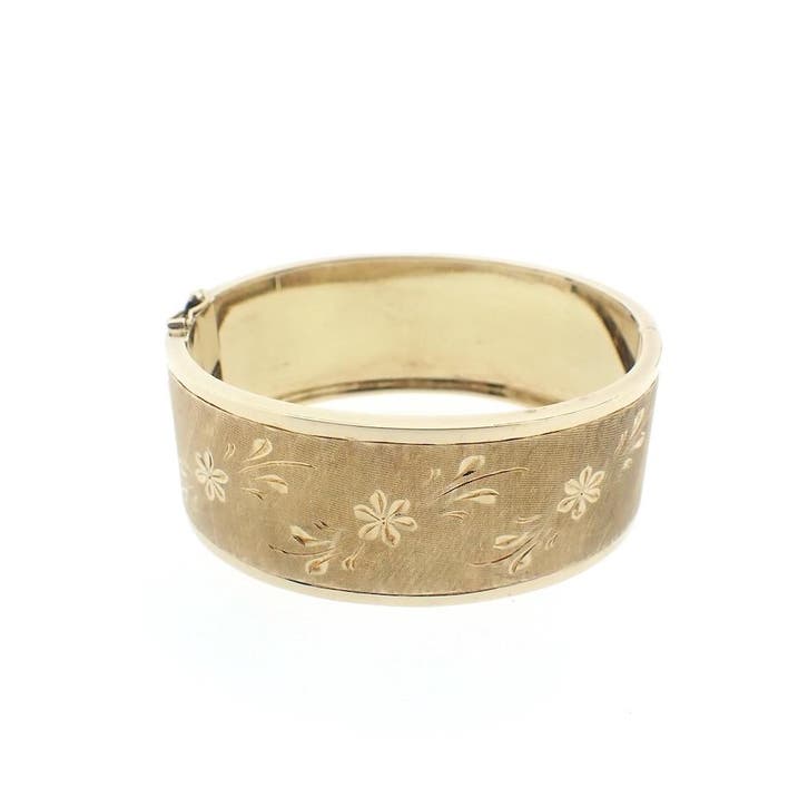 Vintage gouden slavenarmband met gravures., Handtassen en Accessoires, Armbanden, Goud, Gebruikt, Goud, Ophalen of Verzenden