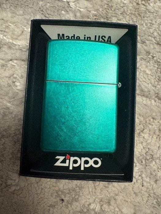 Zippo - Zonder minimumprijs - Aansteker - Messing, Emaille, Collections, Articles de fumeurs, Briquets & Boîtes d'allumettes