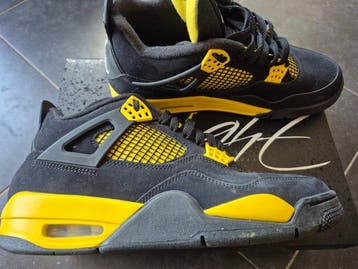 Air Jordan - Air Jordan 4 - High-top sneakers - Maat: EU 43, Nieuw