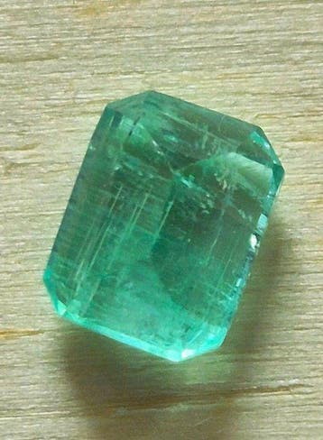 Sans prix de réserve - 1 pcs Bleu, Vert Émeraude - 2.48 ct -, Handtassen en Accessoires, Edelstenen, Nieuw