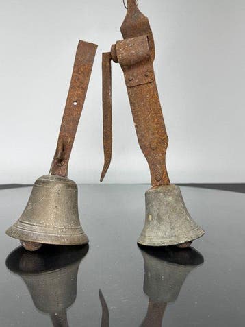 Decoratieve bel (3) - Zwitserland - Antieke klokken., Antiek en Kunst