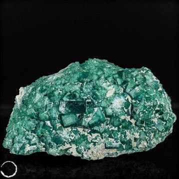 Natuurlijke fluoriet-kristalclusters uit Madagaskar. Van de