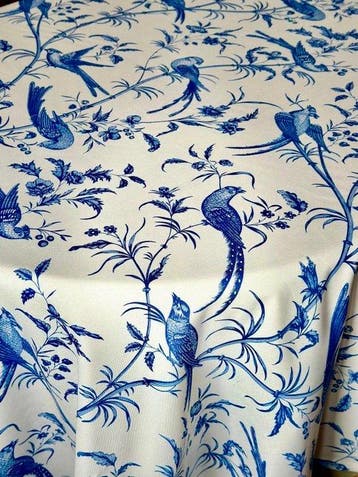 Tafelkleed met een patroon van blauwe vogels voor grote