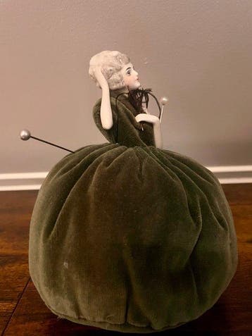 Figurine - Porcelain half-doll pincushion - Porcelaine,, Antiquités & Art