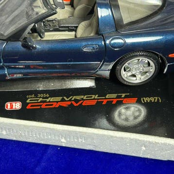 Bburago 1:18 - Modelauto - Chevrolet Corvette (1997) - Made, Nieuw