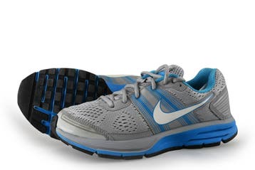 Nike Sportschoenen Jongens in maat 38½ Grijs, Kinderen en Baby's, Kinderkleding | Schoenen en Sokken, Verzenden, Zo goed als nieuw
