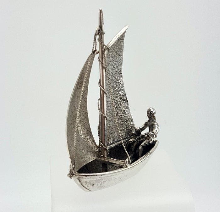 Miniatuur beeldje - Zeilboot - .835 zilver, Antiek en Kunst, Antiek | Zilver en Goud