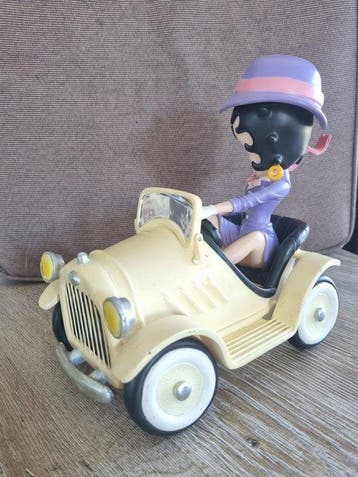 Betty Boop - Beeldje, Betty Boop met Pudgy Dog King - 23 cm, Cd's en Dvd's, Nieuw in verpakking