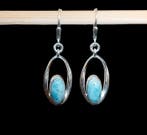 Oorbellen van natuurlijk onbewerkte Larimar. Ambachtelijk