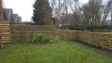 Wilgenschutting, Ambachtelijk handgevlochten, Tuin en Terras, Nieuw, Hout, 6 meter of meer, 1 tot 2 meter
