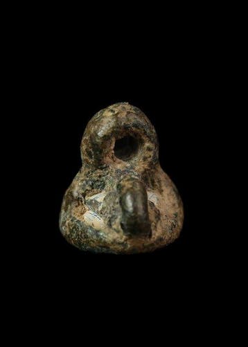 Oud-Egyptisch Speksteen Scharab in bronzen lijst
