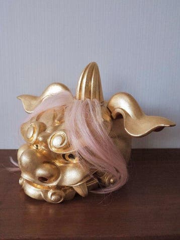 Ornement décoratif - Tête de lion Shishi dorée japonaise —