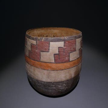 Nazca, Peru, Terracotta, Aardewerk Kruikpot. 13 cm hoog.