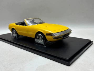 1:18-schaalmodelauto - Ferrari - 365 GTS/4 - 1969, Nieuw