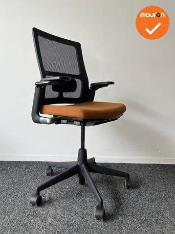 Ahrend 2020 bureaustoel - nieuwe lichtoranje stoffering - In, Ophalen of Verzenden, Stoel