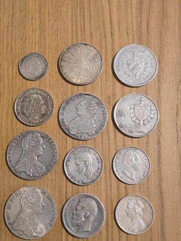 Wereld. 12 monete storiche in argento
