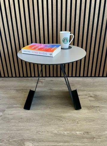 ODESI Pi - Marc Th. van der Voorn - Table dappoint - Métal,