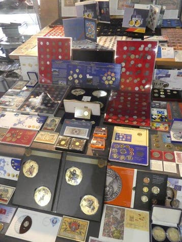Europa. Collection of coins/banknote/medals/euro inkl. pp