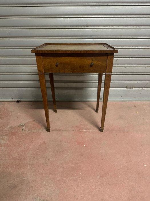 Middentafel - salontafel - Walnoot - Schrijfbureau Lodewijk, Antiek en Kunst, Antiek | Overige Antiek