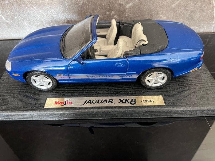 Maisto 1:18 - Modelauto - Jaguar XK8 (1996), Hobby en Vrije tijd, Modelauto's | 1:5 tot 1:12