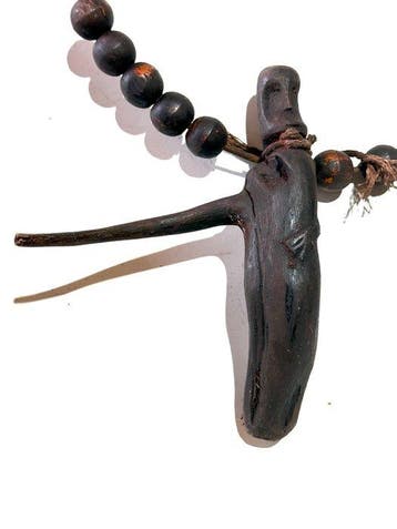 Oude halsketting van een Dayak-sjamaan - Borneo - Indonesië