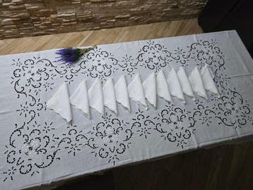 Tovaglia 12 posti puro lino Olandese ricamata a mano ricamo