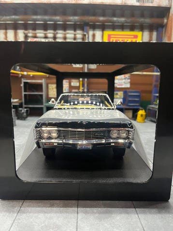 MCG 1:18 - Modelauto - Chevrolet Impala (1967), Hobby en Vrije tijd, Nieuw