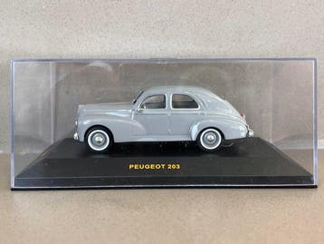 IXO & Maxichamps 1:43 - Modelauto (2) - Lot of 2 x Classic