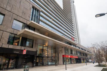 Kantoorruimte voor 1 in Manhattan Meeting Center, Verzenden