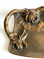 Vide-poche - Bronze, somptueusement décoré de rosaces en, Antiek en Kunst