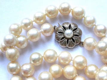 Collier de perles Or blanc 8 carats - perles Akoya -