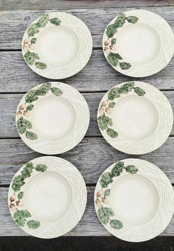 Bordallo Pinheiro - Eetservies (14) - Aardewerk - Acorn and