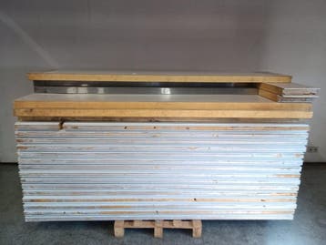 Partij Sandwichpanelen 21 stuks - L246 x D6 x B100 cm -, Nieuw